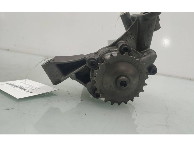 Масляный насос BXE 038115121A Skoda Octavia Mk2 (1Z)