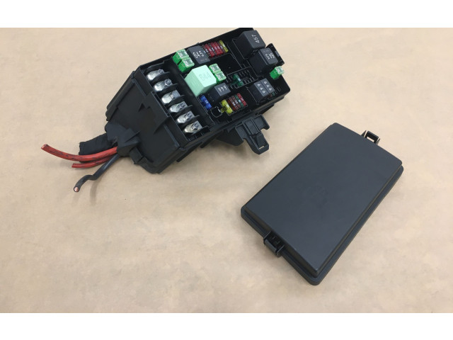 Блок предохранителей 5Q0907361D Skoda Superb B8 (3V)