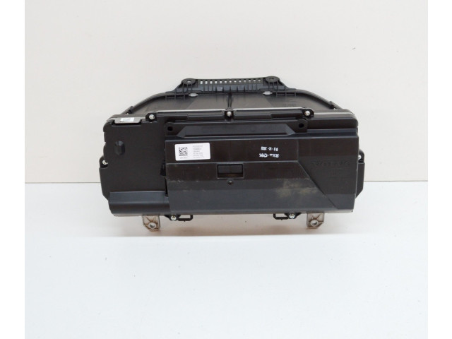 Панель приборов 32320737, T0468521   Volvo XC40       