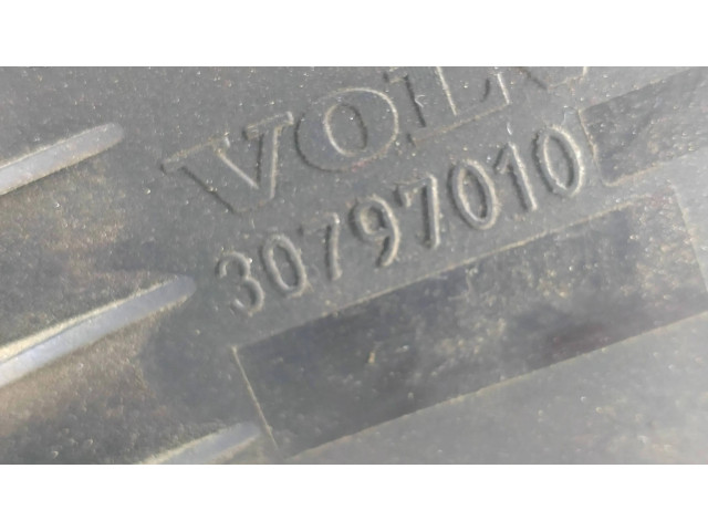 Блок предохранителей  30797010, 30728133   Volvo S60    