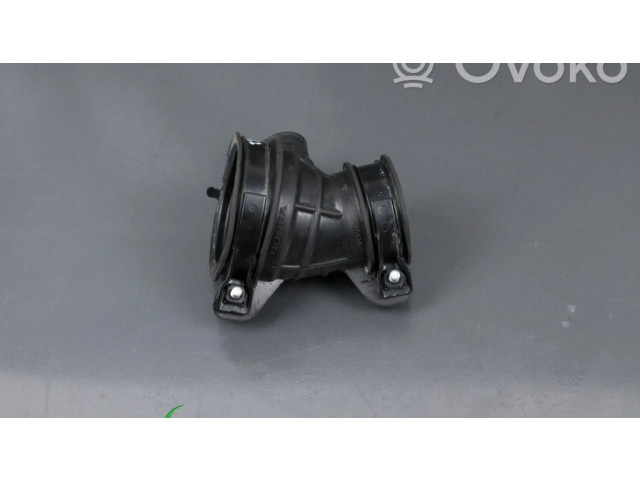 Другая деталь отсека двигателя