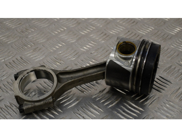 Píst 03L107065G Audi A6 S6 C6 4F pro naftový motor 2.0 CAHA