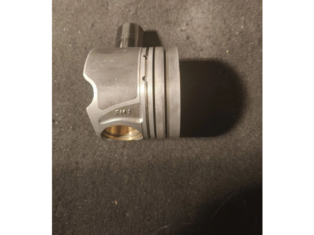 Píst 0832GA   Audi Q7 4M     