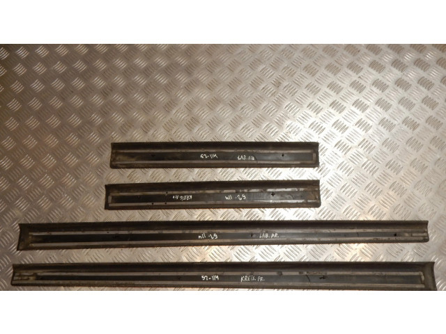 Отделка переднего порога (внутренняя)