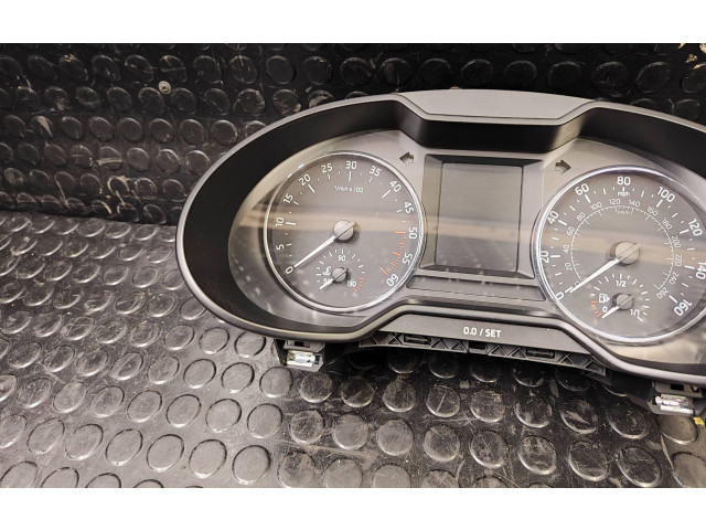 Панель приборов 5E0920951B   Skoda Octavia Mk3 (5E)       