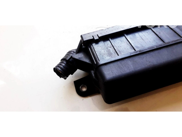 Блок предохранителей  7107XA1   Toyota Prius (XW20)    