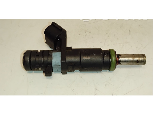 Форсунка 07K906031C, 9232G12483    Volkswagen Jetta V для бензинового двигателя  2.5