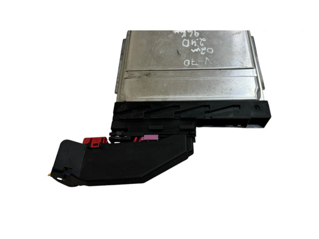 Блок управления двигателя 08677708A, 0281010319   Volvo V70