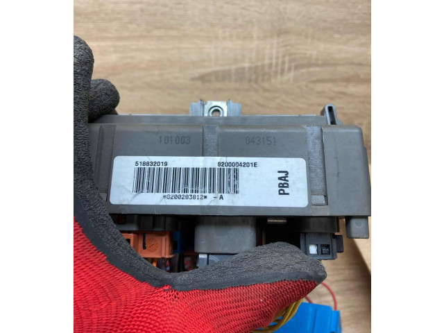   Pojistková skříňka 8200004201E   Renault Espace IV 2002