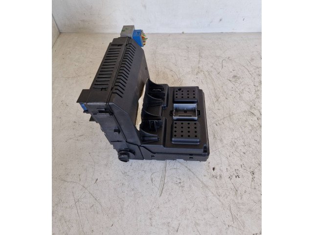 Блок предохранителей 30786475, 28062212   Volvo S60    