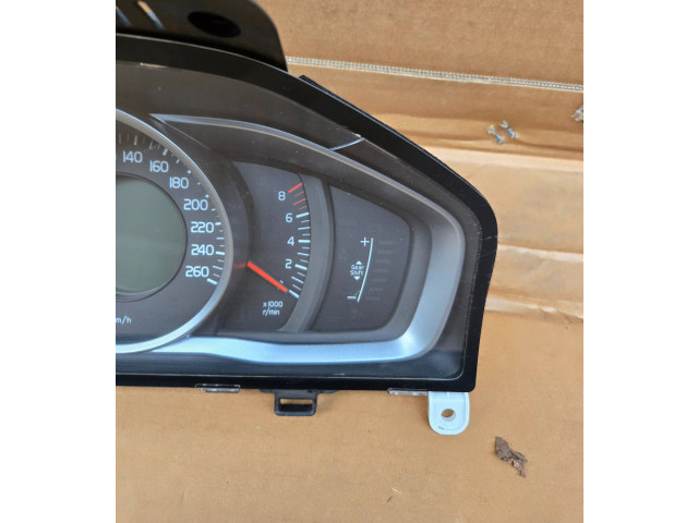 Панель приборов 31327745   Volvo V70       