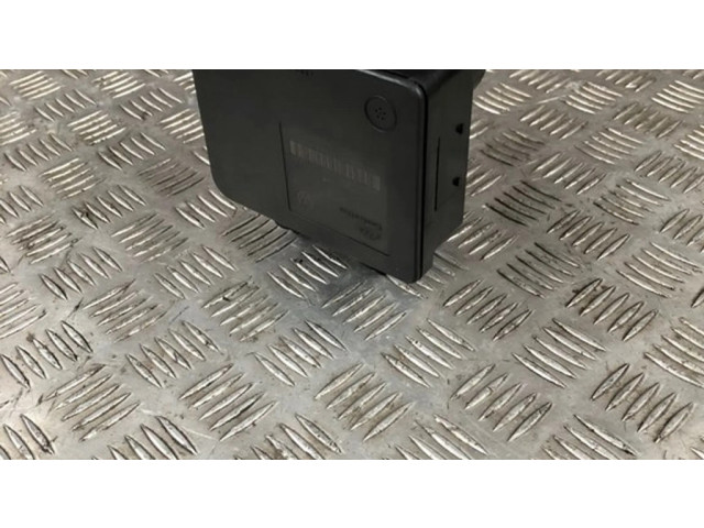 Блок АБС 1K0907379AC, 00005305H0 Skoda Octavia Mk2 (1Z) 2004-2013 года