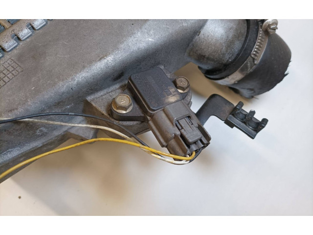 Интеркулер D2052B17 Nissan X-Trail T30