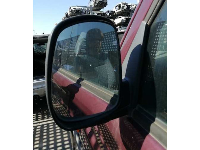 Зеркало электрическое        SsangYong Korando   -  года   