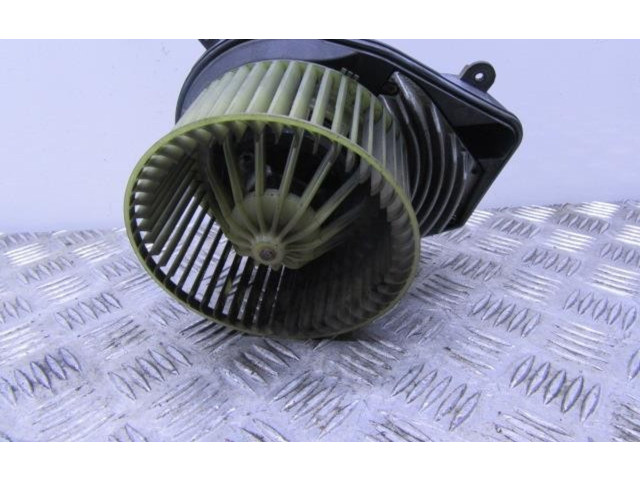 Вентилятор печки    8D1820021   Volkswagen Passat Alltrack
