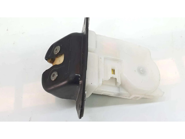 Замок задней крышки