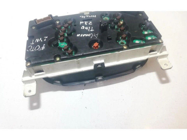 Přístrojová deska Nissan Almera Tino 2001 BU0100Y02616