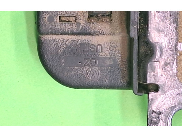 Zámek zadních dveří Volkswagen Caddy 2013