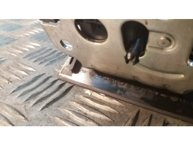 замок багажника 8U0827520 Audi Q3 8U 2011-2016 года