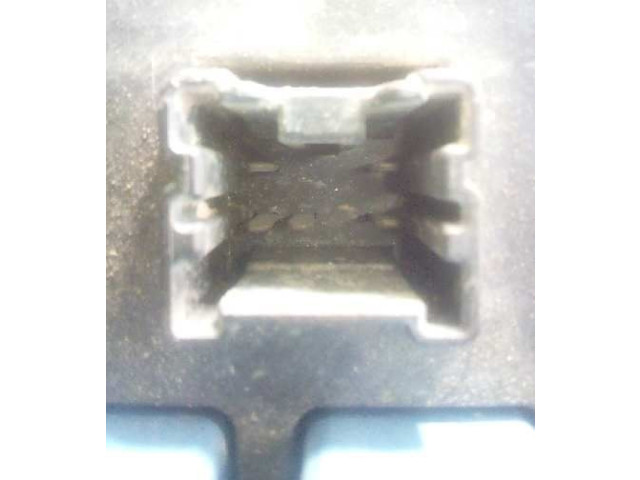 Pojistková skříňka Nissan Terrano 1986