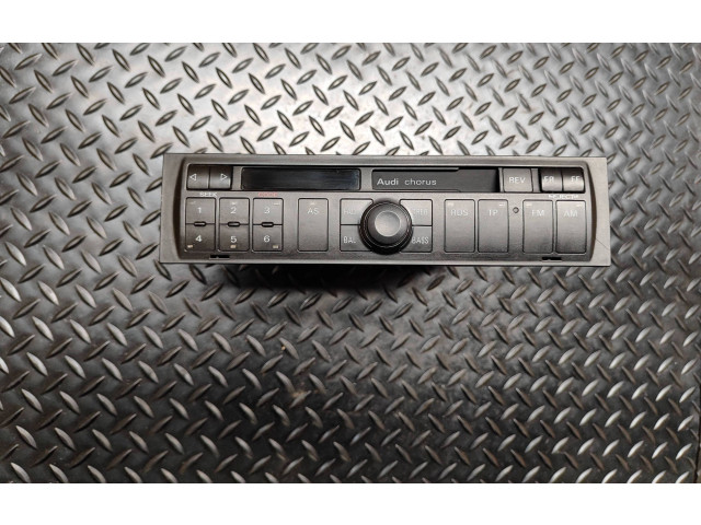 Радио/ проигрыватель CD/DVD / навигация