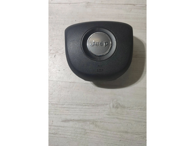 Подушка безопасности водителя 0589P1000410, DAR31029 Jeep Cherokee