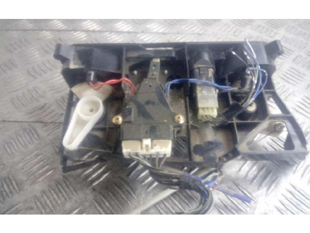 Блок управления климат-контролем    Mitsubishi L200