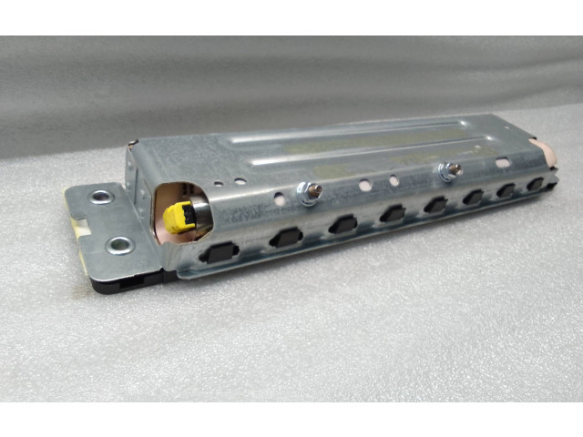 Подушка безопасности для колен 31351335, P031351335 Volvo XC90