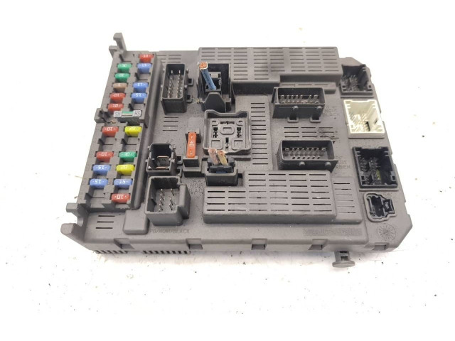 Блок предохранителей 9651938180   Citroen C8    