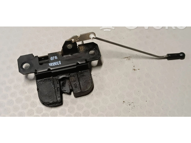 Zámek zadních dveří 2K0827506, 1515010 Volkswagen Caddy 2009
