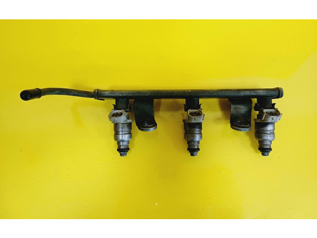 Топливная рампа MR988977   Mitsubishi Colt  