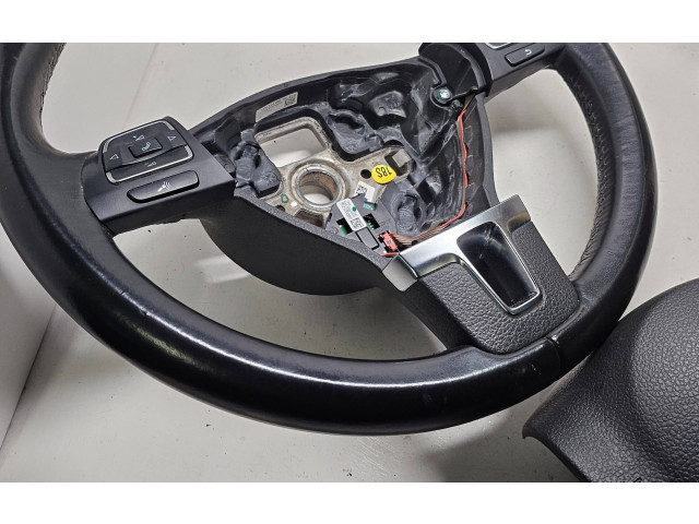 Руль Volkswagen Caddy 2015 - 2020 года 1T0419091AC