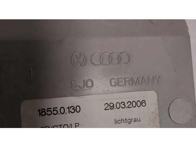 Фонарь освещения передних мест