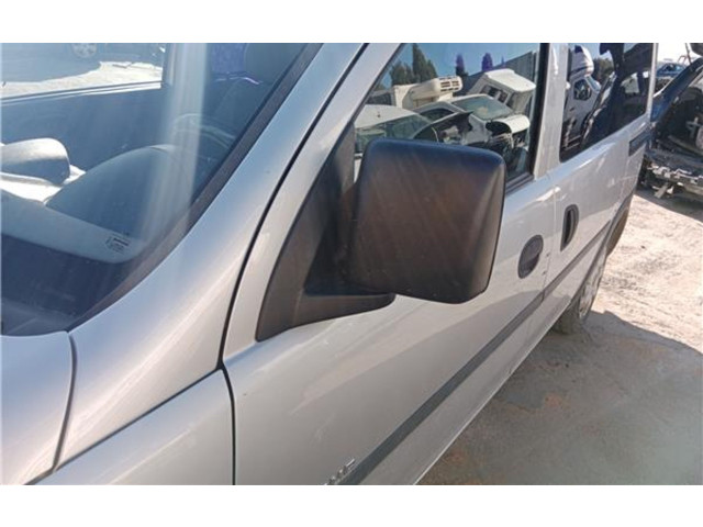Зеркало (механическое)       Opel Combo C  2001 - 2011 года   