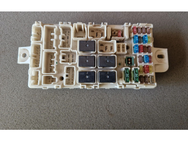 Блок предохранителей Mitsubishi L200