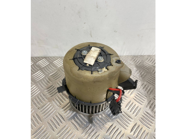 Вентилятор печки    8K1820021   Audi Q5 SQ5