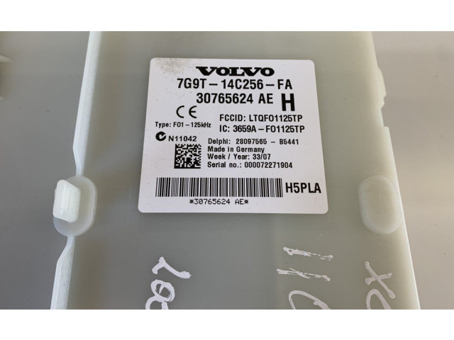 Блок предохранителей  30765624AE, 30765624AE   Volvo XC70    