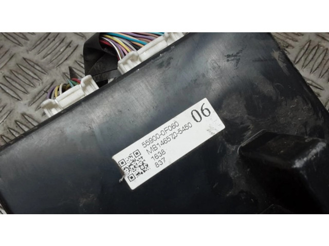 Радио/ проигрыватель CD/DVD / навигация