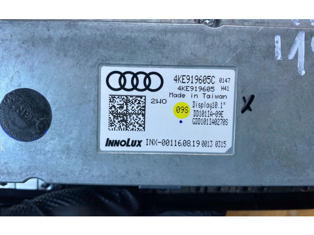 Радио/ проигрыватель CD/DVD / навигация