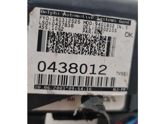 Блок предохранителей  9401802, 0437838   Volvo V70    