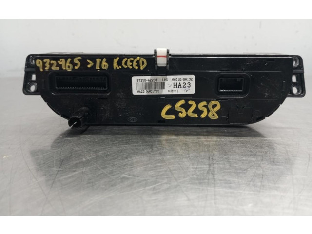 Блок управления климат-контролем 97250A2203 KIA Ceed