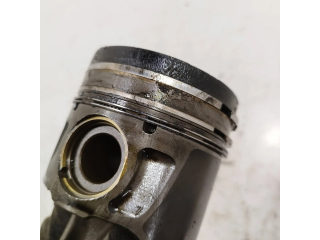 Поршень с шатуном 17h4 Land Rover Freelander 2 - LR2 для дизельного двигателя 2.2