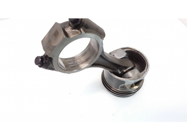 Píst 081187, 131010 Audi A4 S4 B8 8K pro naftový motor 2.0 CAG