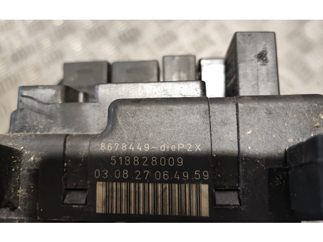 Блок предохранителей 8678449 Volvo S80