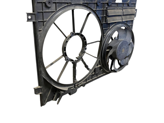 Вентилятор радиатора 1KM121205 Volkswagen Jetta VI