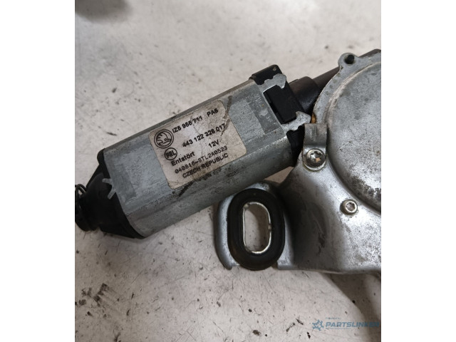 Моторчик заднего дворника Iz5955711 Skoda Octavia Mk2 (1Z)