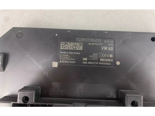Блок комфорта 5Q0937084DG Audi A3 S3 8V