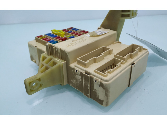 Блок предохранителей 919502G000   KIA Magentis    