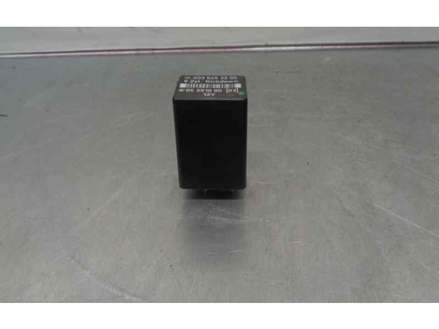 Pojistková skříňka 0035453205, 0539109003 Mercedes-Benz C W202 1995