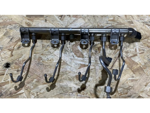 Vstřikovací lišta 7547599, 7537319 BMW 5 F10 F11 pro benzínový motor 4.4